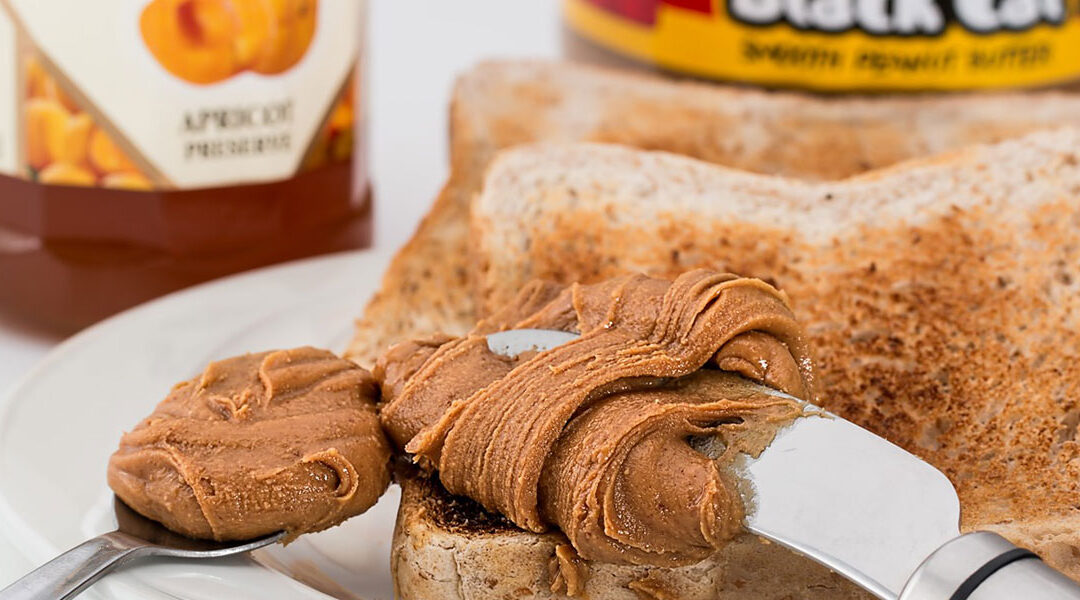 Charity collects sandwich stuff to feed state hospital patients on World Cancer Day